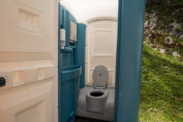 Best Porta potty rental near me  in Champaign, IL