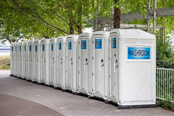 Best Luxury portable toilet rental  in Champaign, IL